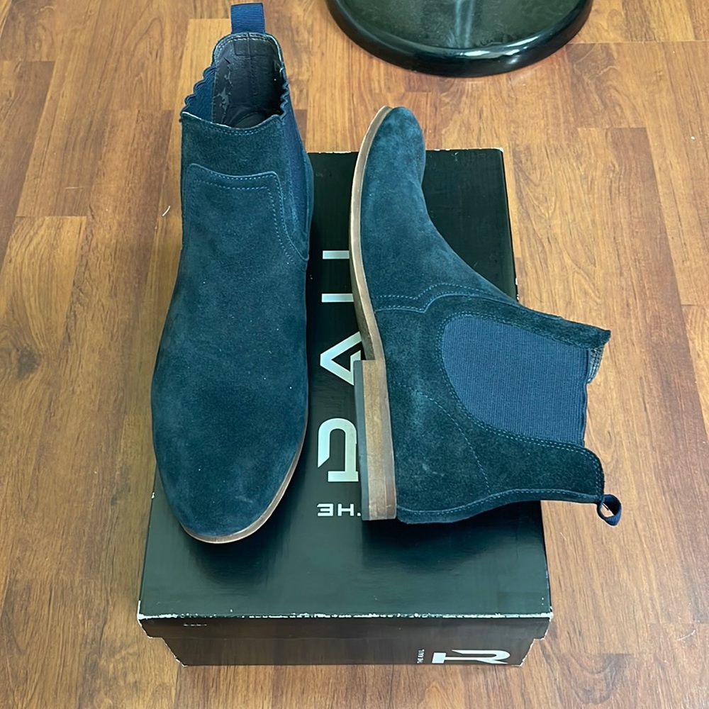 The Rail Chelsea Boots* Color/Navy Suede